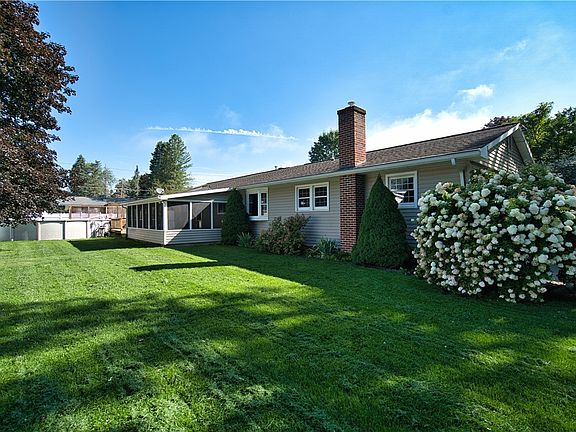 3rd image of 9 Flint Rd