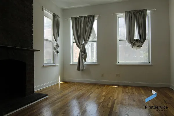 Rented by FirstService Realty (legacy) | media 21