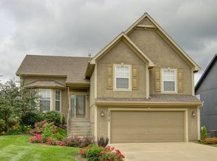 12412 S Quail Ridge Dr, Olathe, KS 66061