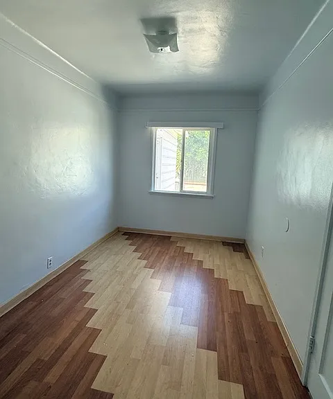 4401 E 52nd St — Photo 3