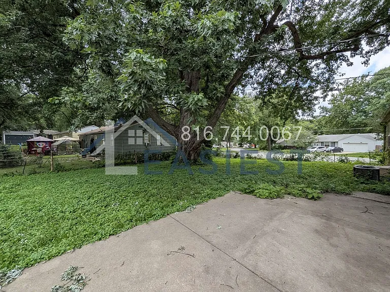 8901 E Gregory Blvd — Photo 22
