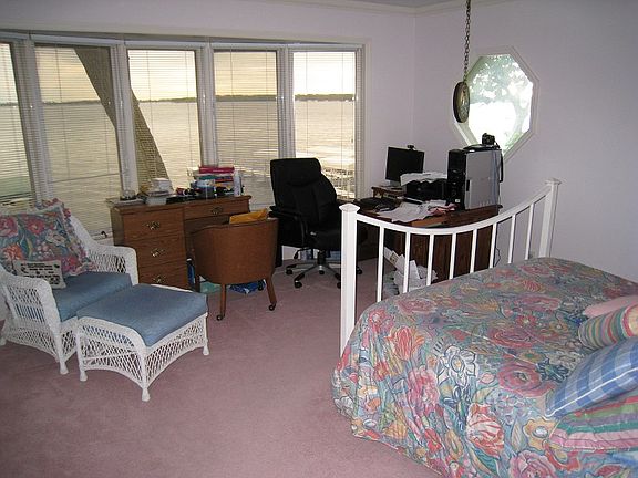 5th image of 3401 Fairfield St