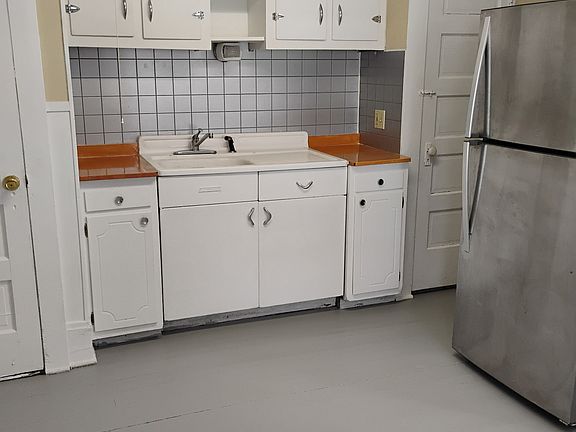 4th image of 15 Susquehanna St #1