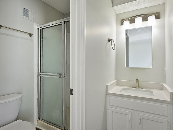 4th image of 6521 E 128th St