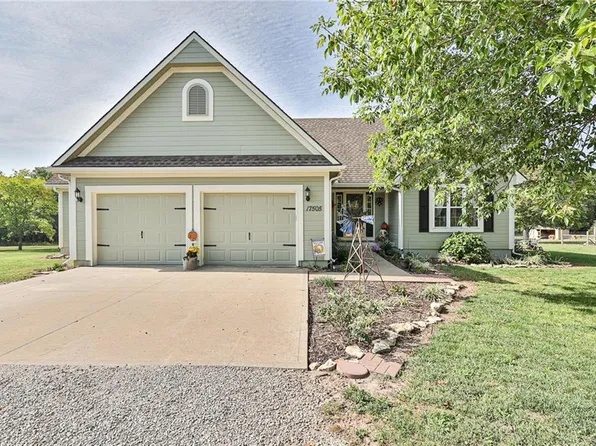 17505 E 296th St, Harrisonville, MO 64701