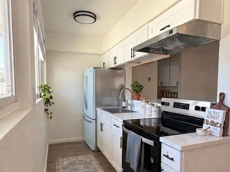 McClintock Apartments — Photo 18