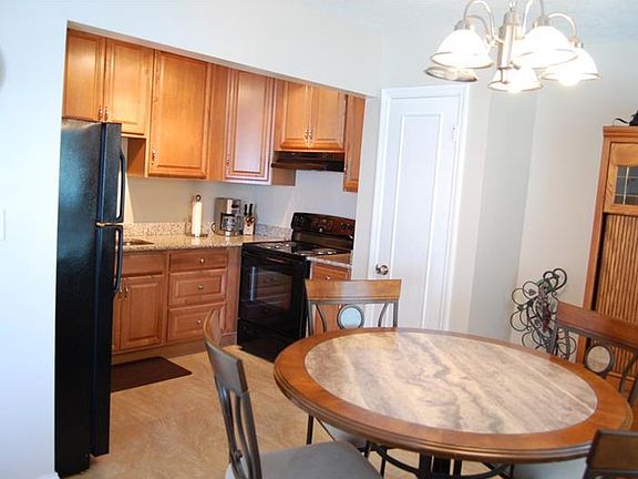 2nd image of 204 Pompano Dr SE APT C