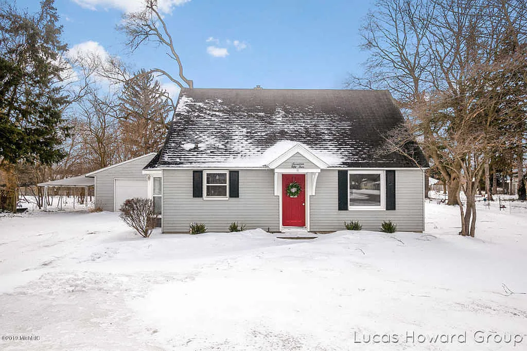 1754 Baldwin St photo 1