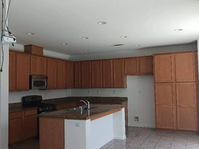 2435 Hanson Dr — Photo 5