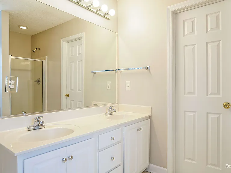 301 Tarheel Ln — Photo 13