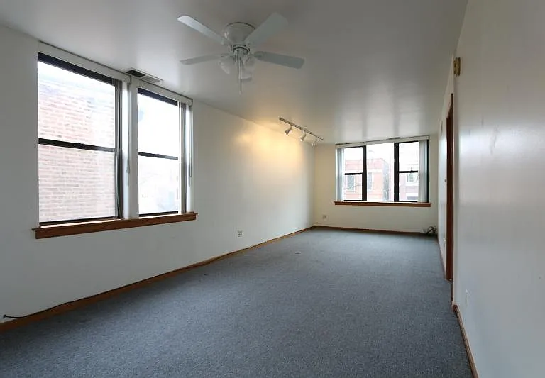1424 W Flournoy St #2 — Photo 2