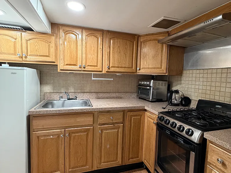 1925 Radcliff Ave #1B — Photo 3