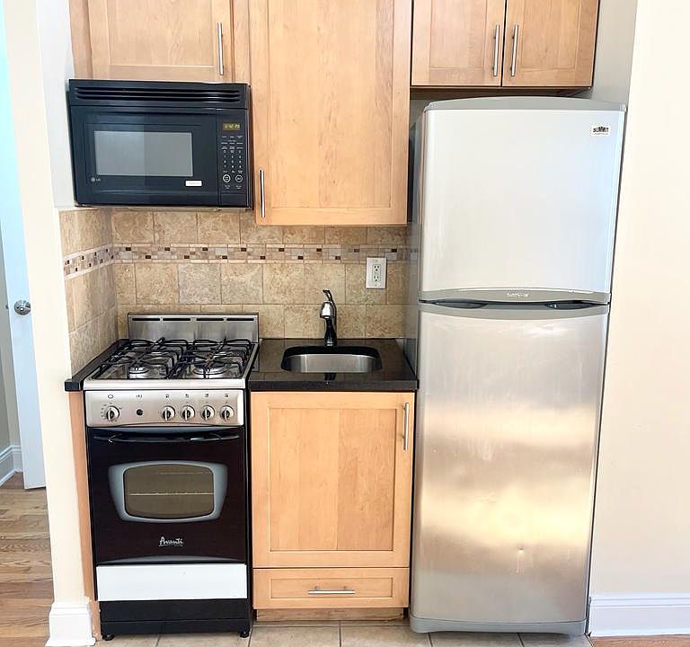 1st image of 141 W 139th St #A24