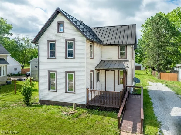 2358 17th St SE, East Canton, OH 44730