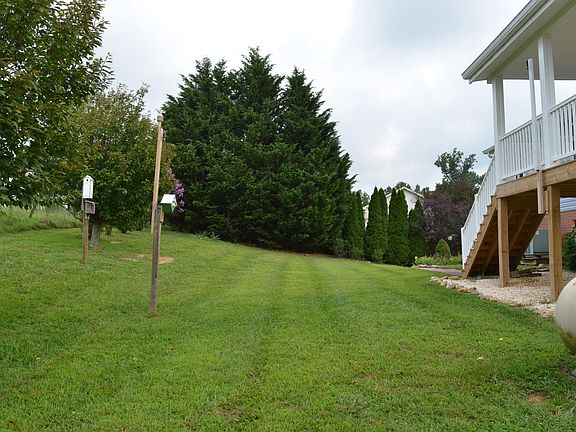 4th image of 553 Emma Grace Dr