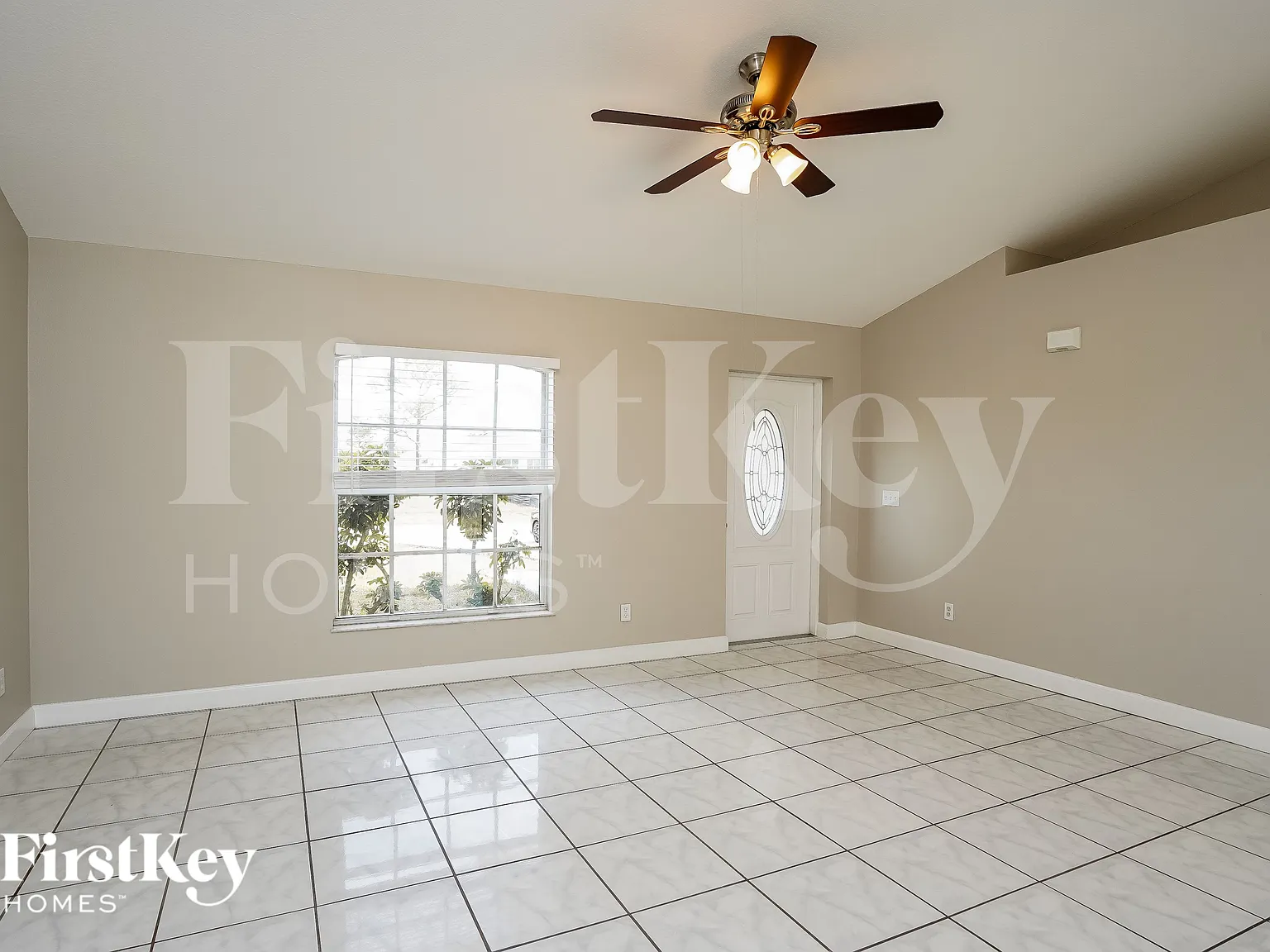 4 bed, 2.0 bath, 1636 sqft, $1,810 — Photo 3