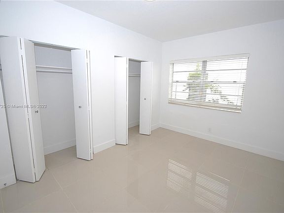 5th image of 1559 Meridian Ave APT 107