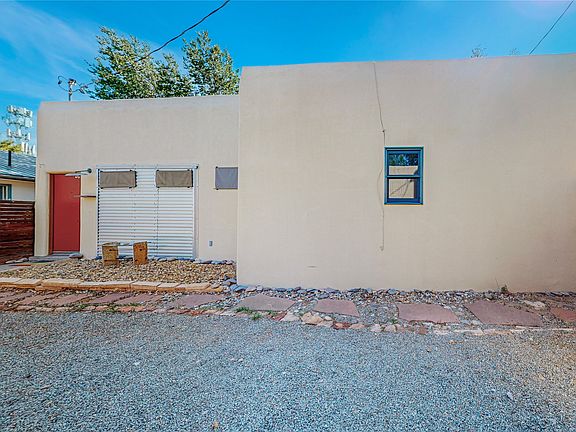 4th image of 1528B Taos St