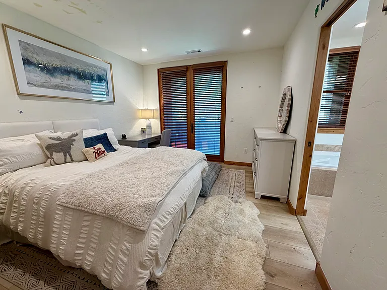 101 Emerald St #1B — Photo 15