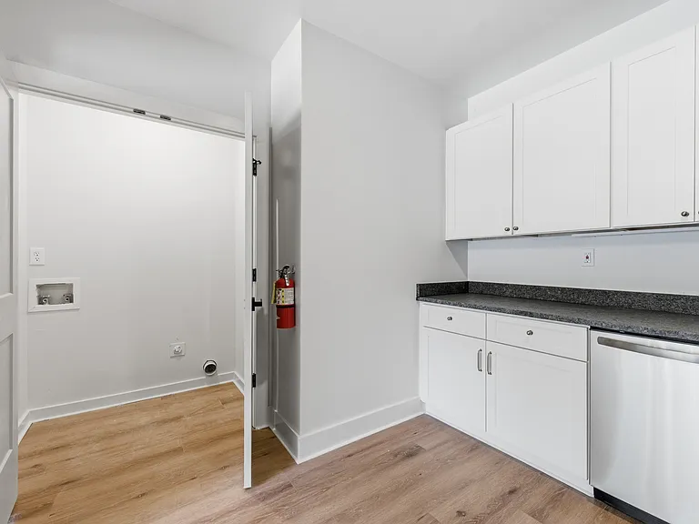 320 Shoal Creek Rd #101 — Photo 6