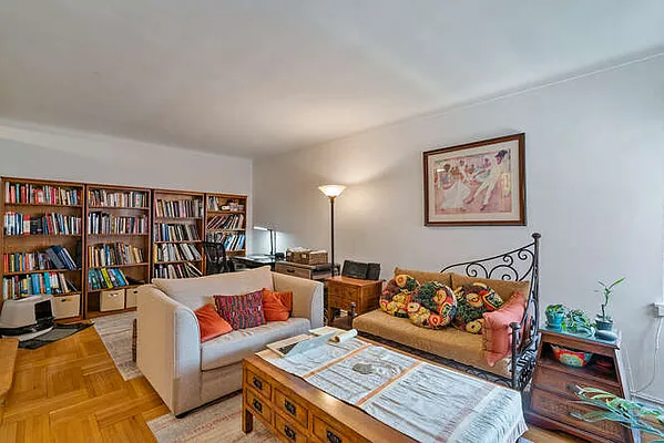 Sold by Remax City Square | media 6
