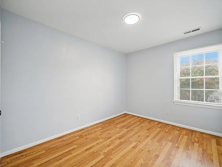 254 Weller Blvd — Photo 24