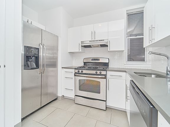 2nd image of 764 Manhattan Ave #22B