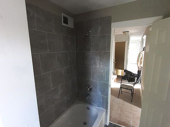 2nd image of 4 Rickard St