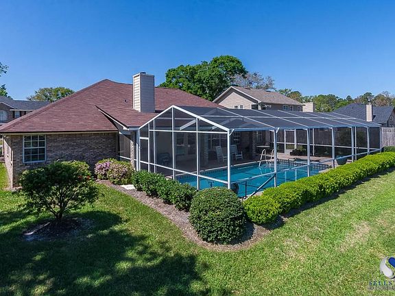 9223 Jaybird Cir W-back of home