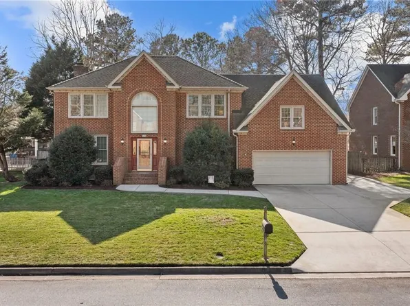 808 Beech Forest Ct, Chesapeake, VA 23322