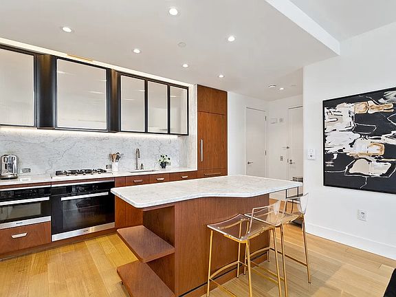 4th image of 110 Charlton St #17B