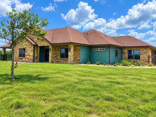 10391 Highway 359 APT B, Orange Grove, TX 78372