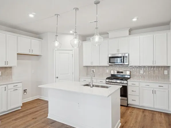 605 Brackenberry Aly, Wake Forest, NC 27587
