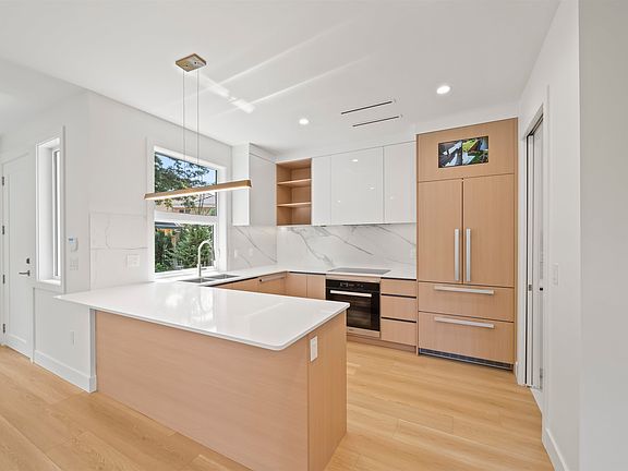 3rd image of 6726 Francis Rd