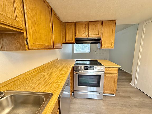 4th image of 431 N Harris Dr