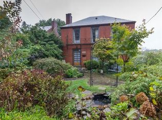 2390 Hollywood Dr, Pittsburgh, PA