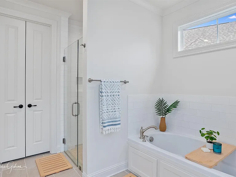2112 Old Grove Cir — Photo 23