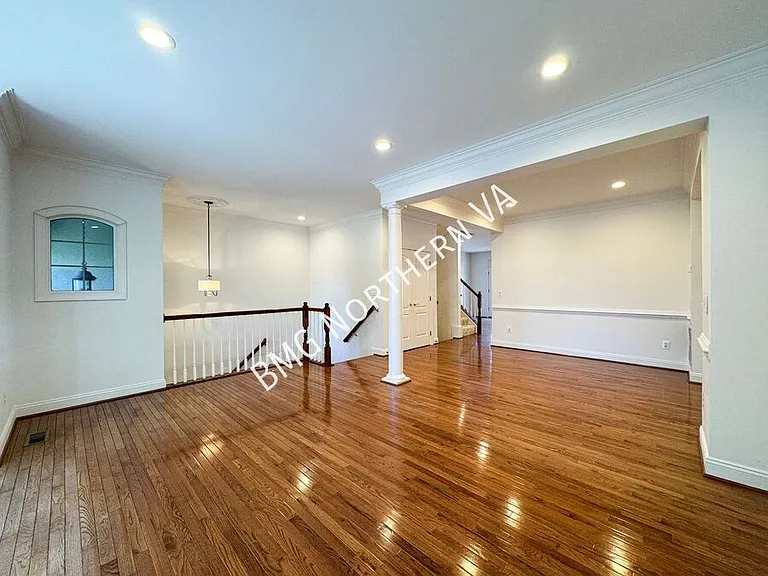3091 McKinnon Way — Photo 5