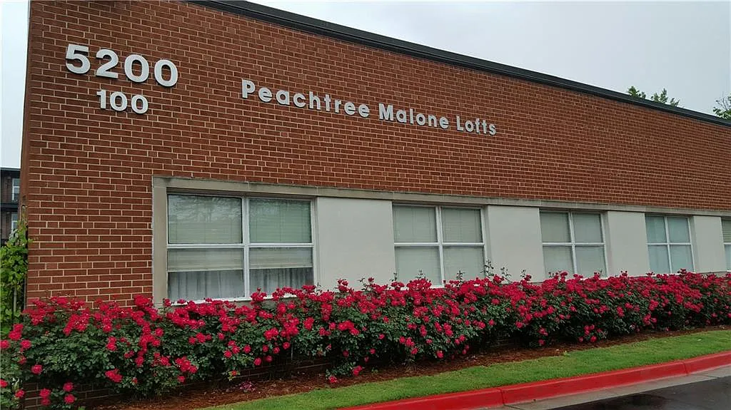Building Photo - 5200 Peachtree Rd #3303