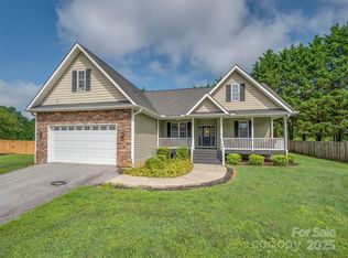 246 Springfield Meadow Dr, Etowah, NC 28729