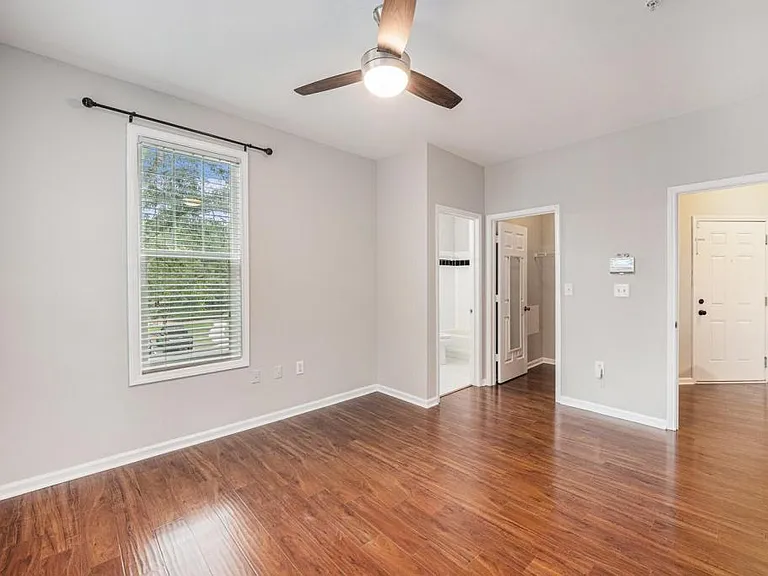 2125 Chatelain Way — Photo 9