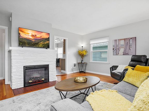 2nd image of 140 Stoneway Dr NW