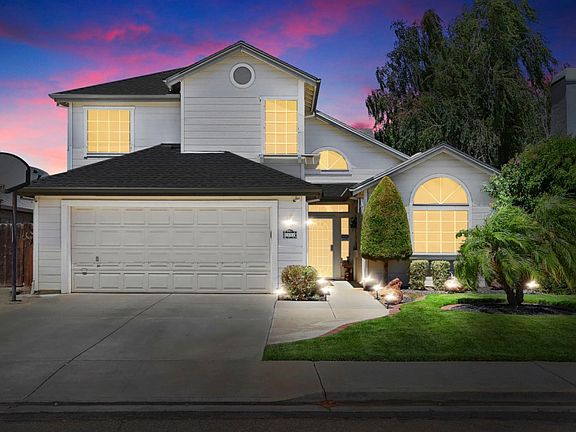 2nd image of 1441 Harvest Ln
