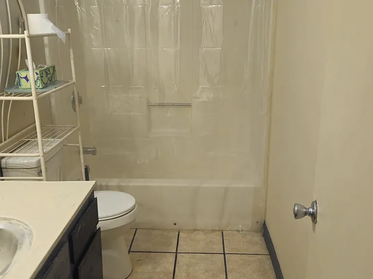 190 Lovers Ln #YOUR RENTAL — Photo 7