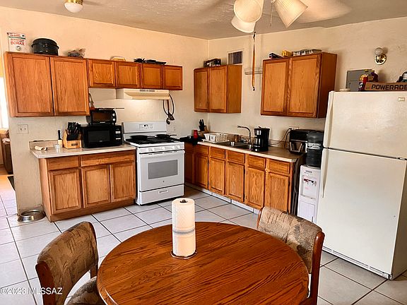5th image of 741 W Missouri St