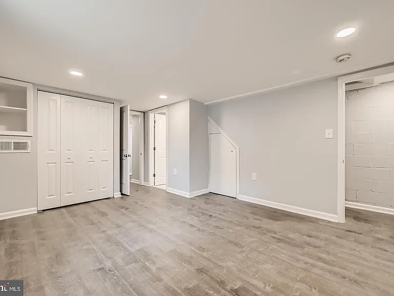 4429 Newport Ave — Photo 20
