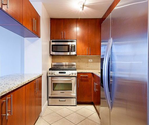 4th image of 330 E 39th St APT 30N