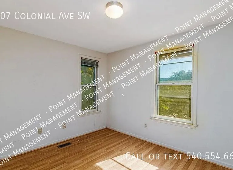 2407 Colonial Ave SW — Photo 22