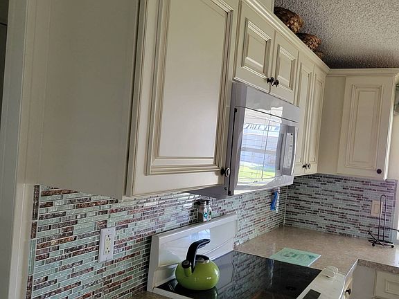 5th image of 308 Lake St