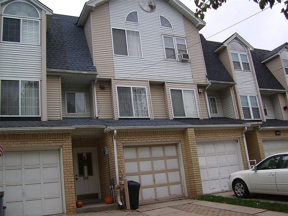 2nd image of 124 Lucille Ave
